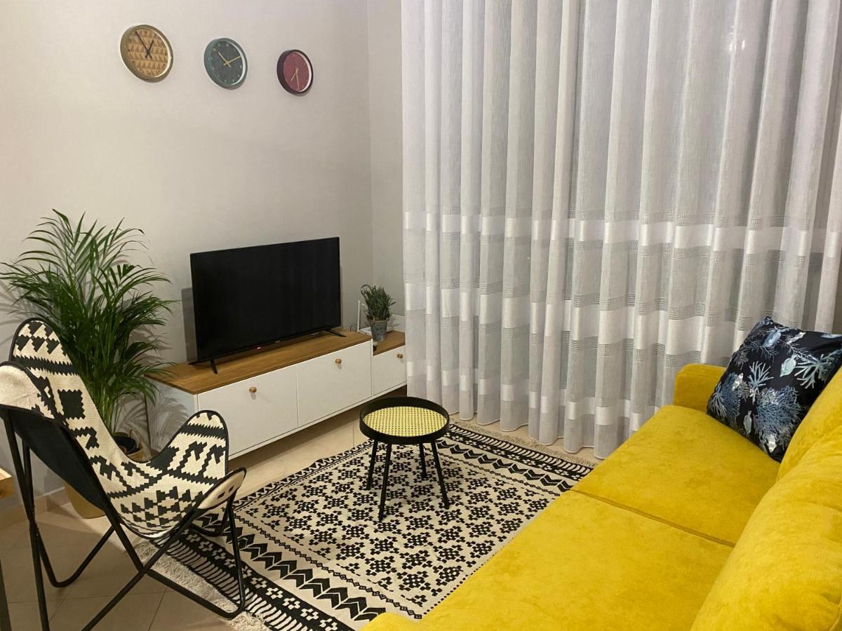 Cheerful 2-Bedroom Apartment In Golem Golem  Exteriör bild