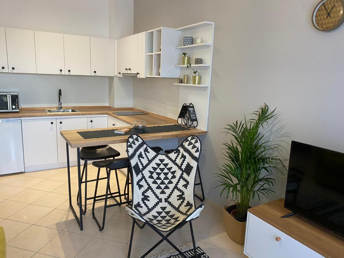 Cheerful 2-Bedroom Apartment In Golem Golem  Exteriör bild