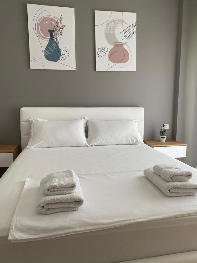 Cheerful 2-Bedroom Apartment In Golem Golem  Exteriör bild